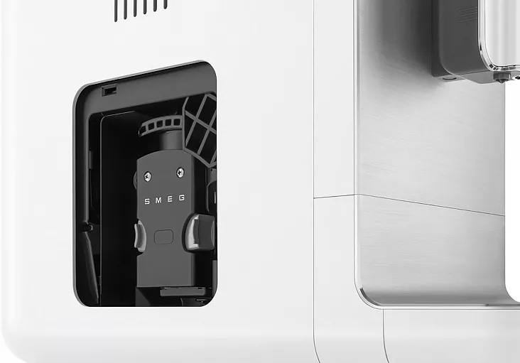 Автоматическая кофемашина Smeg BCC11WHMEU