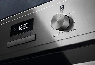 Электрический духовой шкаф Electrolux EOF3H50BX
