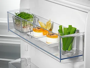Встраиваемый холодильник-морозильник Electrolux E8MNCD18S