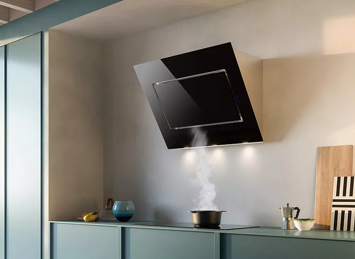 Наклонная вытяжка Falmec QUASAR GLASS BLACK 90