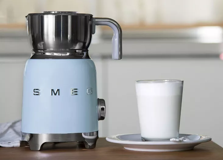 Вспениватель Smeg MFF11PBEU