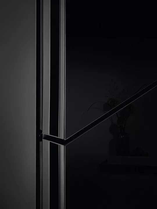 Холодильник-морозильник Electrolux LNT7ME36K2