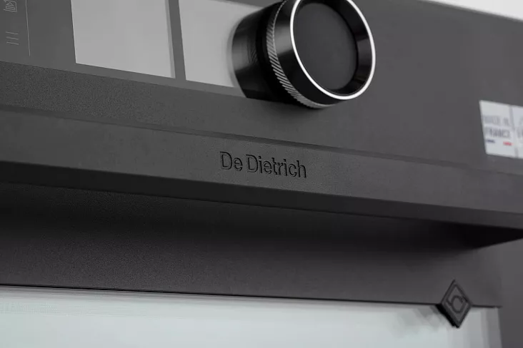 Компактный духовой шкаф с паром De Dietrich DKR7580BB