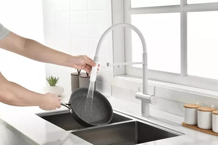 Смеситель для кухни Paulmark GRAVITY WH