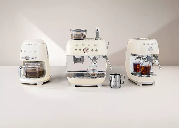 Эспрессо кофемашина SMEG EGF03CREU
