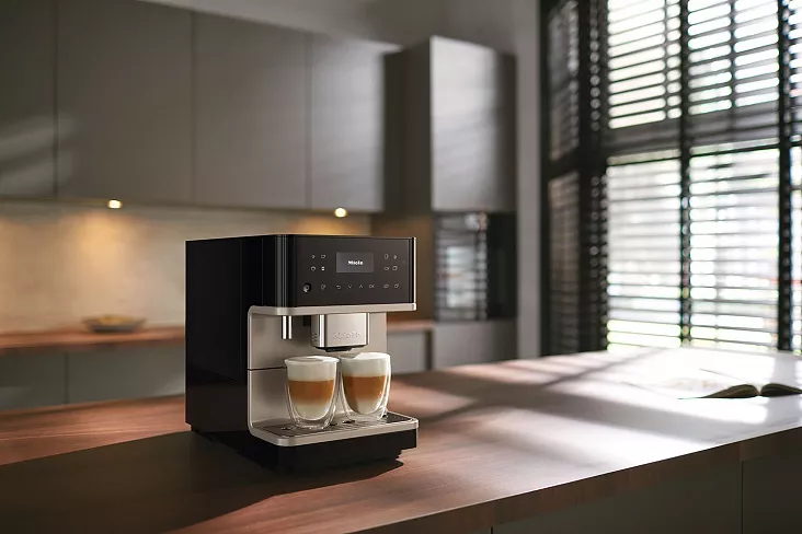 Автоматическая кофемашина Miele CM 6360 OBCM