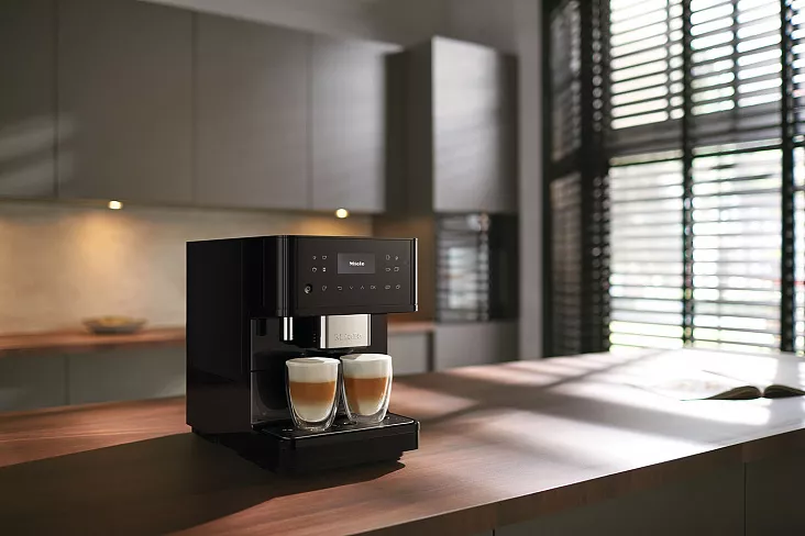 Автоматическая кофемашина Miele CM 6160 OBSW