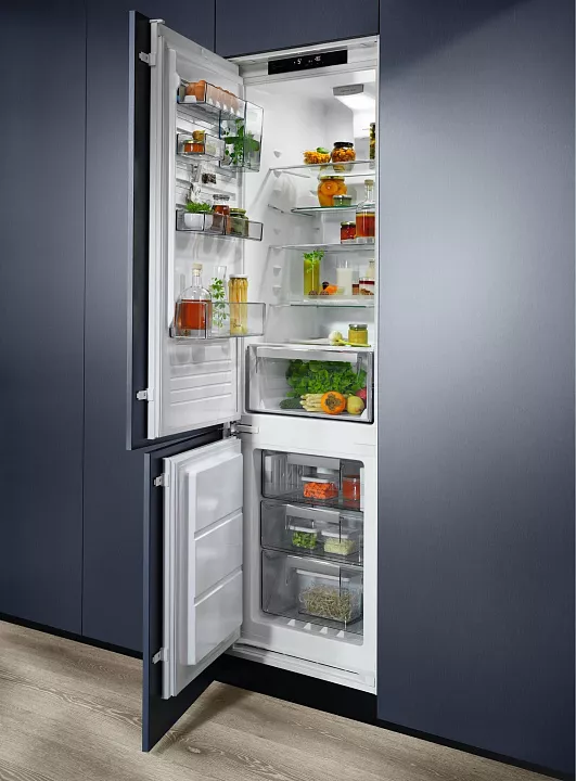 Встраиваемый холодильник-морозильник Electrolux ENS8TE19S