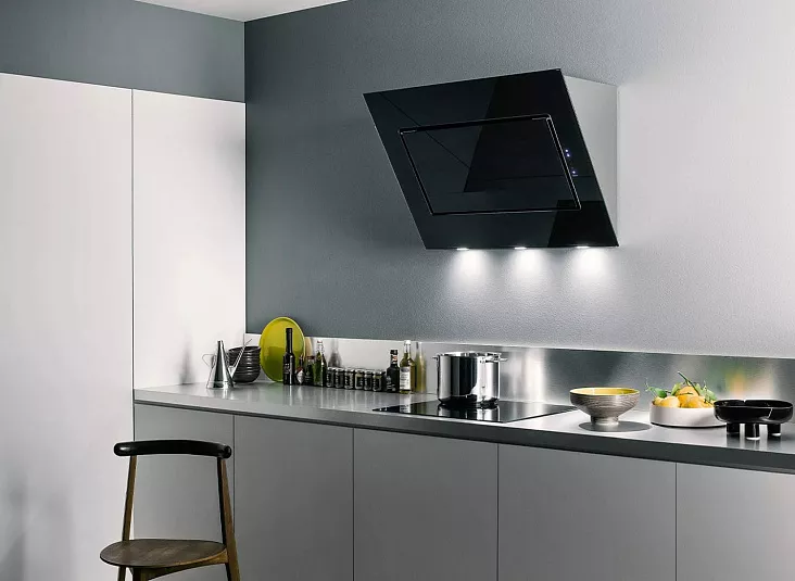 Наклонная вытяжка Falmec QUASAR GLASS BLACK 90