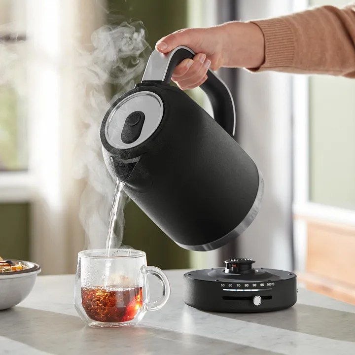 Электрический чайник KitchenAid 5KEK1701EBK