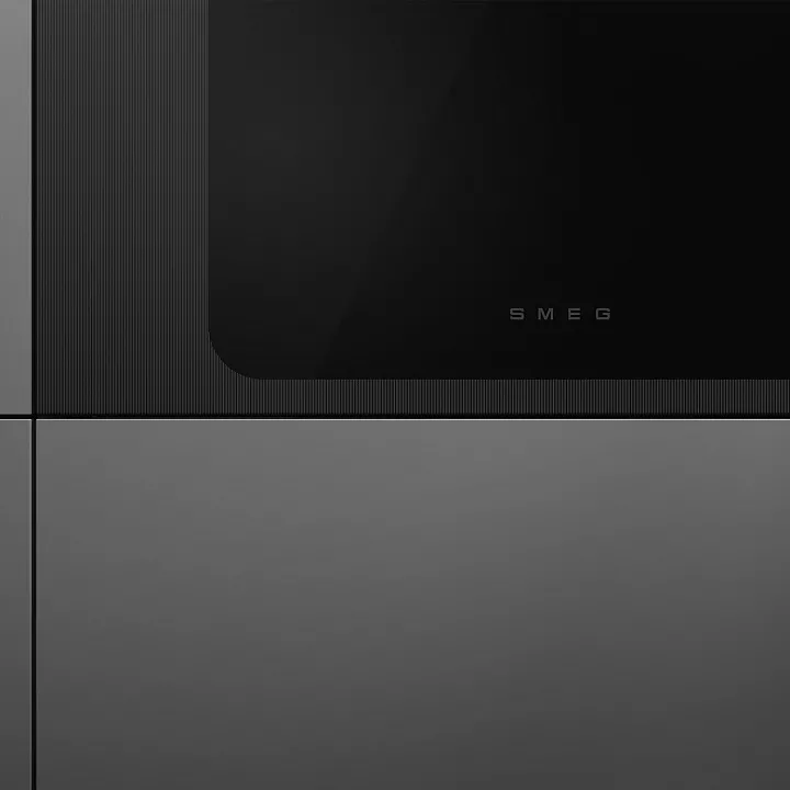 Электрический духовой шкаф с паром Smeg SO6201S2B