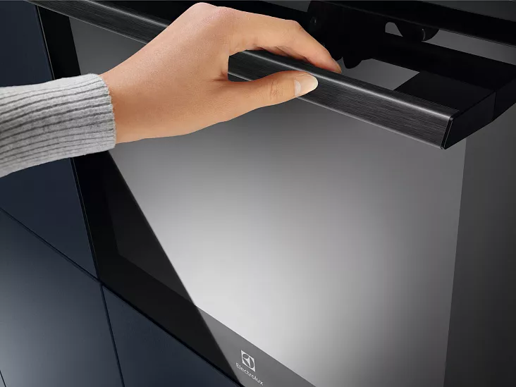 Электрический духовой шкаф Electrolux EOD5H70Z