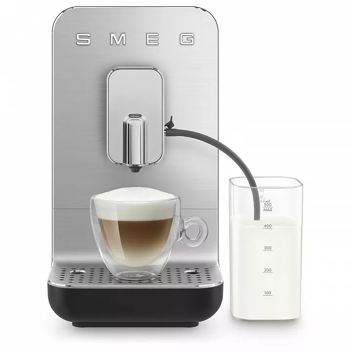 Автоматическая кофемашина Smeg BCC13BLMEU