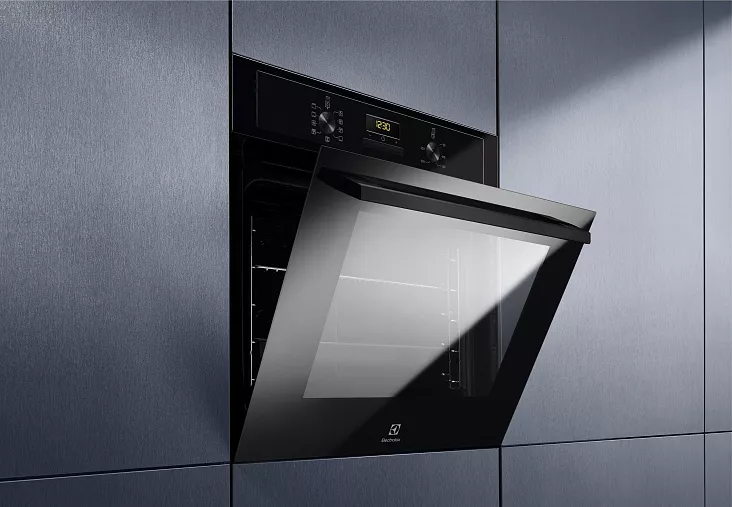 Электрический духовой шкаф Electrolux EOF3H50BK