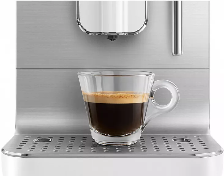 Автоматическая кофемашина Smeg BCC12WHMEU