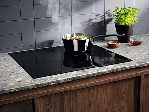 Индукционная варочная панель Electrolux LIL61434C