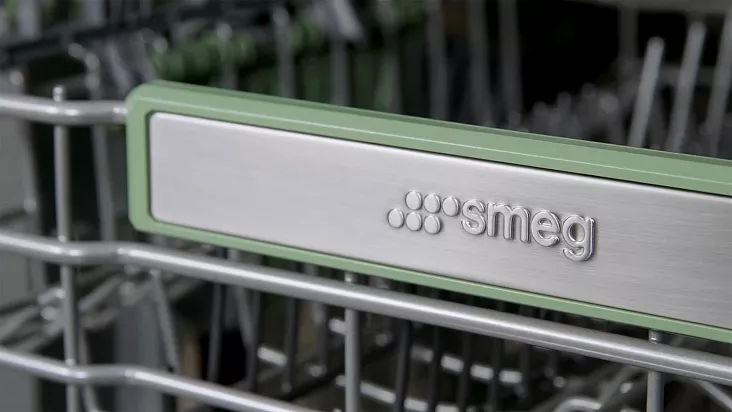 Встраиваемая посудомоечная машина Smeg STL7322BQL