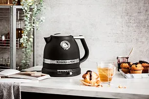Электрический чайник KitchenAid 5KEK1522EBK