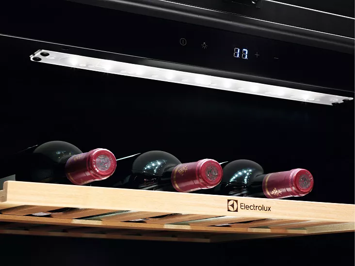 Встраиваемый винный шкаф Electrolux EWS4052B5B