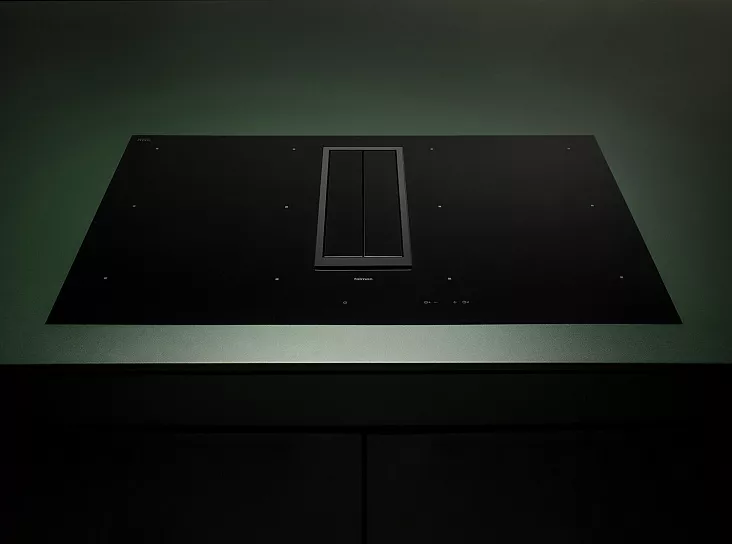 Индукционная варочная панель с вытяжкой Falmec QUANTUM PRO 90 VETRO NERO