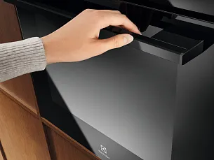 Электрический духовой шкаф Electrolux LOF3H10BK