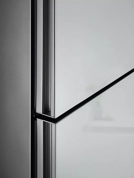 Холодильник-морозильник Electrolux LNT7ME36G2