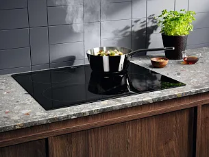 Индукционная варочная панель Electrolux LIR60433