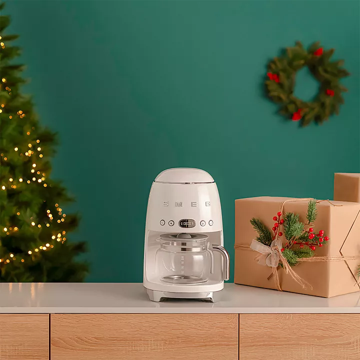 Капельная кофемашина SMEG DCF02CREU