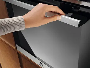 Электрический духовой шкаф Electrolux LOE8P39X