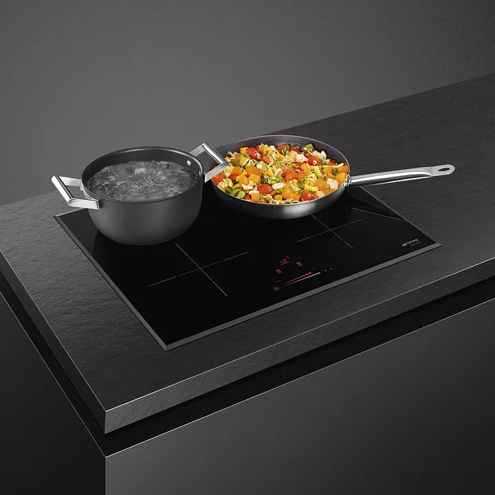 Индукционная варочная панель Smeg SI4642B